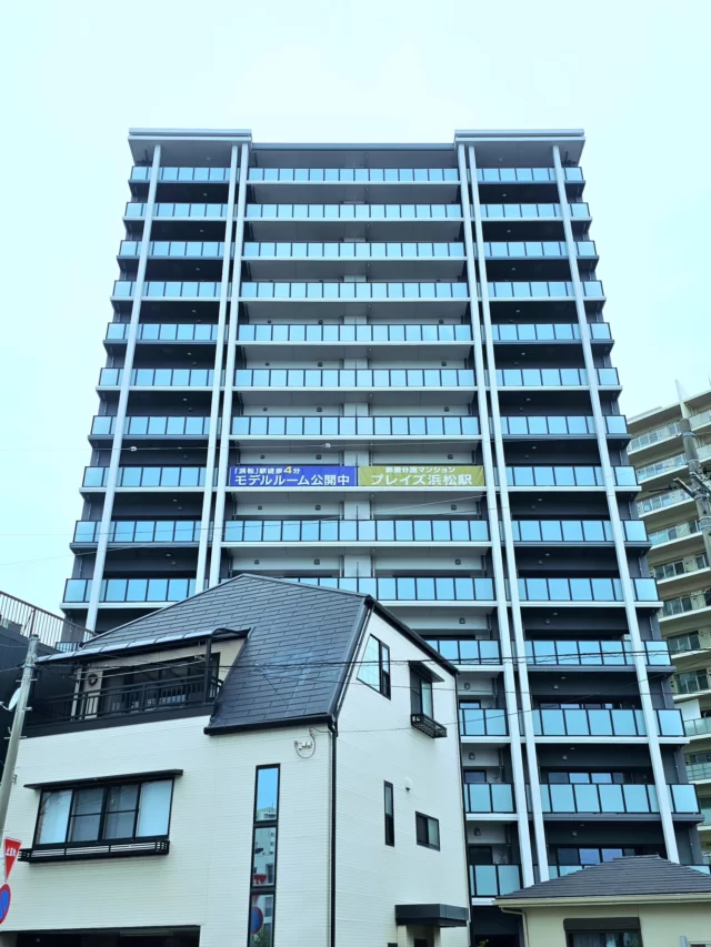 ↑新築マンションRenovation↑

新築マンション最上階リノベーションスタートしていきます☺️明日から着手👷

BtoBに強い会社！SPEED対応No.1！

お客様のご要望にあわせて工事内容、予算、時期、対応させていただきます！

事務所、ビル、ホテル、旅館、住宅リフォームは当然の事、店舗、居酒屋、美容院どんなスタイルも設計施工対応可能です。

新築、リフォーム、リノベーション、店舗、倉庫、工場、ガレージ、ホテル、マンション、アパート、オフィス、コンテナ、牛舎、農業施設、社寺建築、解体、外構、バリアフリー介護、耐震診断など大きなことから網戸一枚の張り替えまで、どこに相談していいかわからないような特殊な仕事や、ジャンルを問わず建築工事全般、エリア問わず設計監理のみや工事のみなどでも、お客様のスタイルに合わせて提案させていただきます。

鉄骨、木造、コンクリート造等全て可能です。

ご相談はお気軽にDMください。
スピーディーに対応させていただきます。

株式会社　LIMITLESS 
◆本社　静岡県静岡市駿河区大和1丁目2-26
　　　　リエス大和1B

◆支社　東京都江東区有明3-7-26
　　　  有明フロンティアビルB棟9F

◆支社　愛知県名古屋市中区栄3-2-3
　　　  名古屋日興證券ビル4F

◆支社　大阪府大阪市西江戸堀2-1-1
　　　　江戸堀センタービル9F

◆一般建設業(般-29)第39119号

◆二級建築士事務所(1)第8382号

#株式会社リミットレス
#株式会社limitless
#浜松
#マンションリノベーション
#全国対応