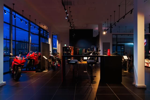 ------------------------------

【Shizuoka-shizuoka】

【SHOWROOM】

∬設計Design
∬総合建設業
∬BtoB
∬SPEED対応No.1
∬全国対応可

---------------------------------------
お問い合わせ/資料請求
リンク問い合わせフォームから
---------------------------------------
株式会社　LIMITLESS 

∬本社　愛知県名古屋市名東区
　　　　上社1丁目1813-2発明ビル5F
∬支社　静岡県静岡市駿河区
　　　　大和1丁目2-26リエス大和1F B

∬一般建設業(般-29)第39119号
∬二級建築士事務所(1)第8382号
---------------------------------------

#株式会社リミットレス
#株式会社limitless
#SHOWROOM
#ドゥカティ
#docati